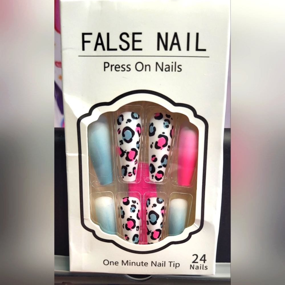 💋Press-On Nails Set - Blue, Pink, White Leopard Print